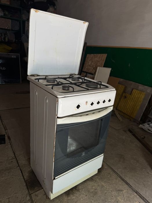 Продам газовую плиту