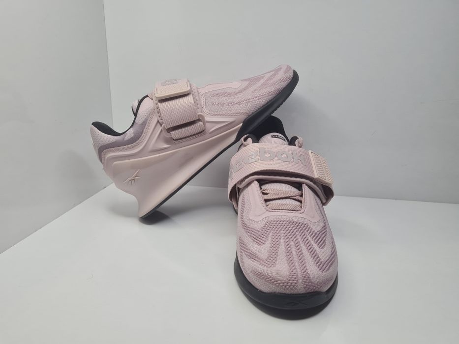 Щангети Reebok 

Чисто нови без кутия.

Размер 37.5 стелка 24 см.

Цен