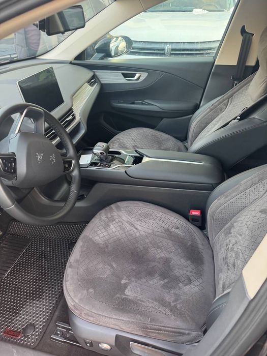 Hongqi E-QM5  500 km