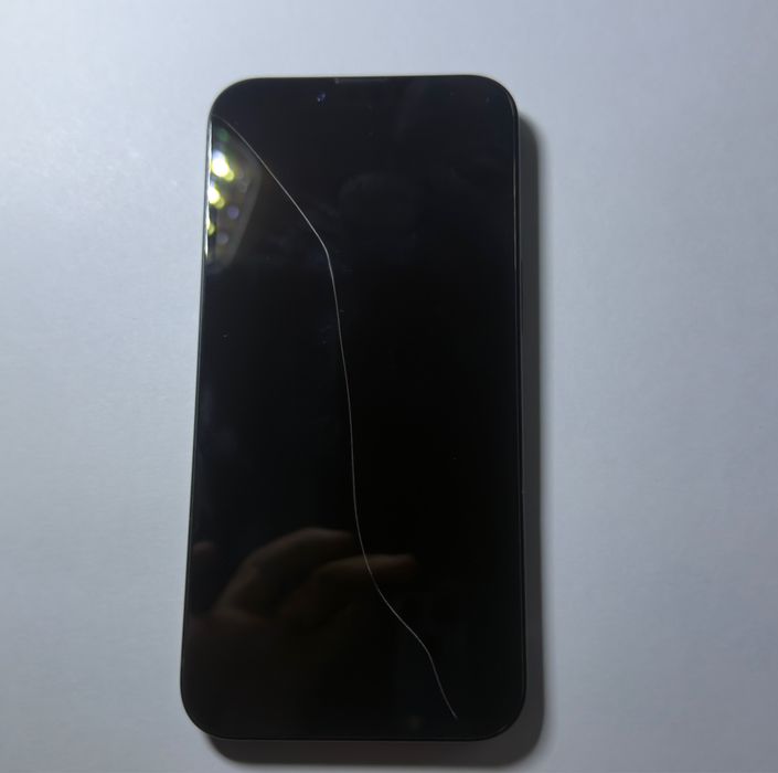 Продам Iphone 13  айфон 13