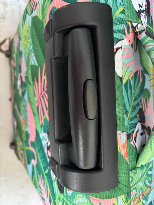 Продавам детски куфар American Tourister /Samsonite/