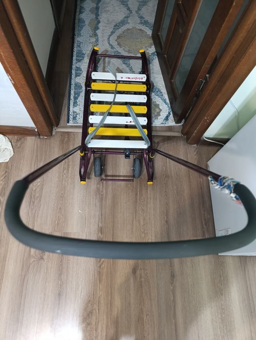 Продаю детские сани б/у