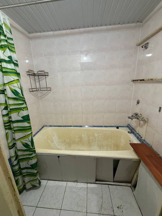 Продается 2в3 комнатная квартира Карасу 2 школа 208