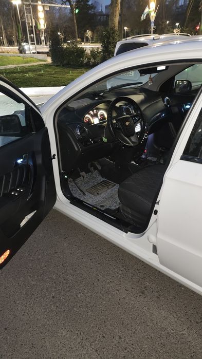 Продается авто-Нексия-3 год 2017  в хорошем состоянии  механика