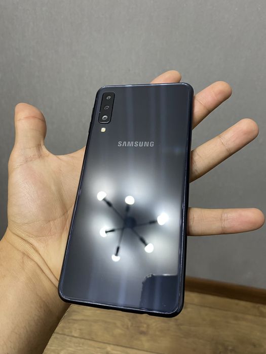 Samsung A7  64гб