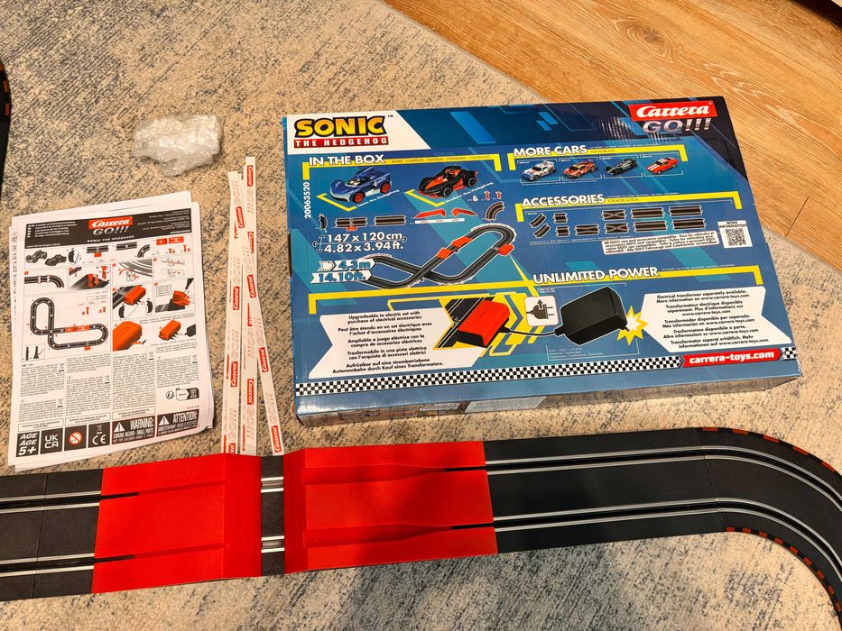 Pista de curse electrica cu 2 masinute, Carrera, Sonic the Hedgehog