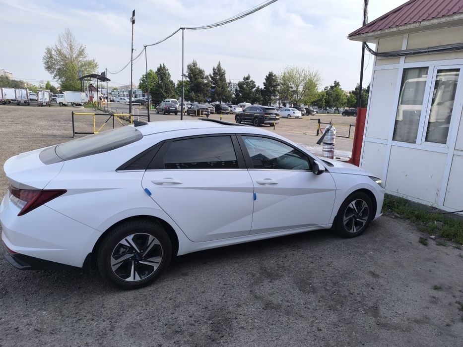 Hyundai Elantra 1.6 Mator Luk bor 2022 yil
