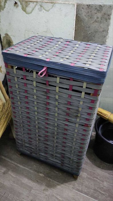 Kiyim va kirlar uchun korzinka