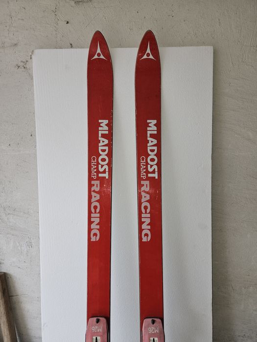 Ски с автомати Mladost