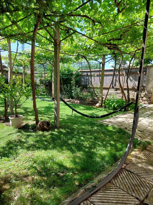 Продавача се масивна къща в кв. Въбел, гр. Търговище