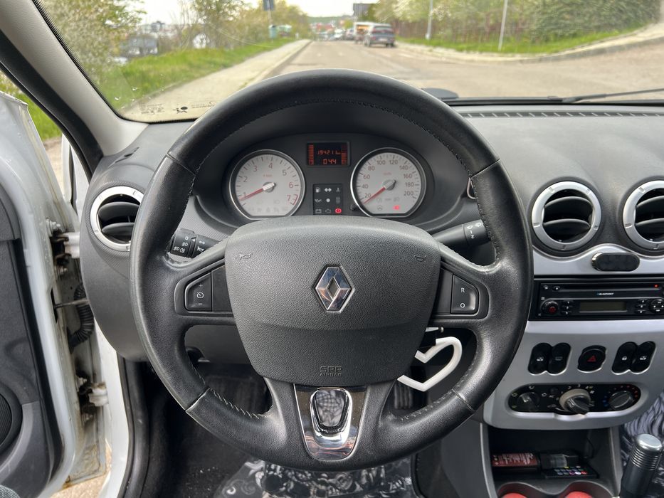 Dacia Logan 2010 de închiriat – economică și fiabilă