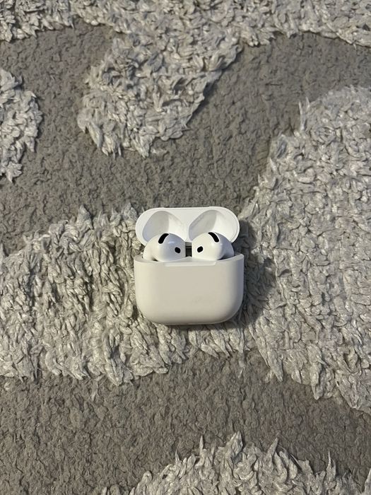 Casti AirPods 4