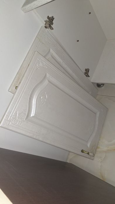 Шкаф кухонный , белый.