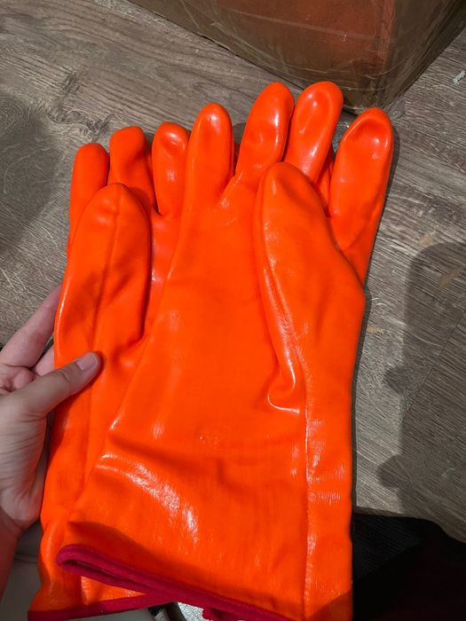 Перчатки резиновые