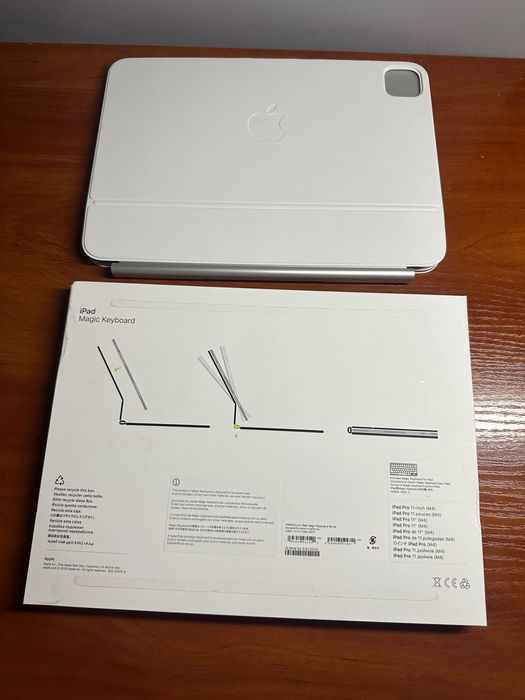 Magic Keyboard  чехол клавиатура для IPad Pro 11 (M4)