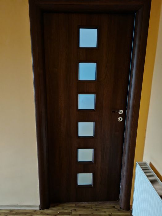 Usa uși casa interior în stare perfectă