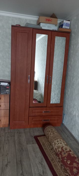 Шкаф для одежды, трехдверный