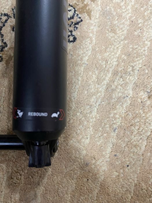 Вилка Rockshock 35.Спешно