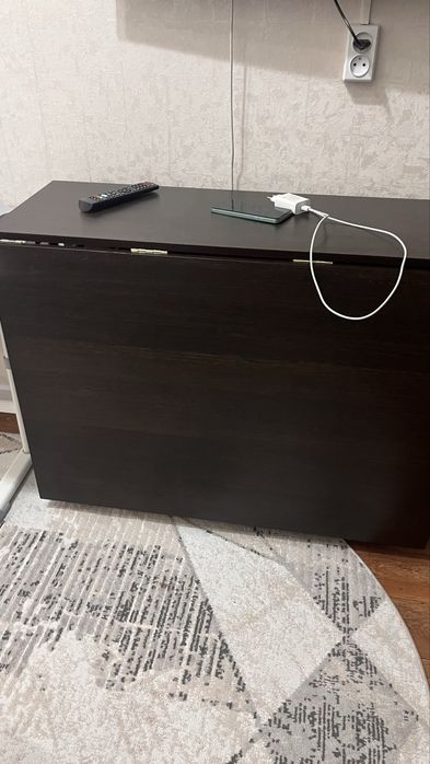 Стол раскладной для гостей