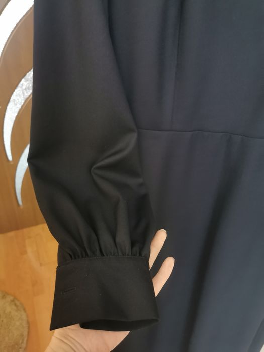 Rochie fabricata in România cu guler inalt