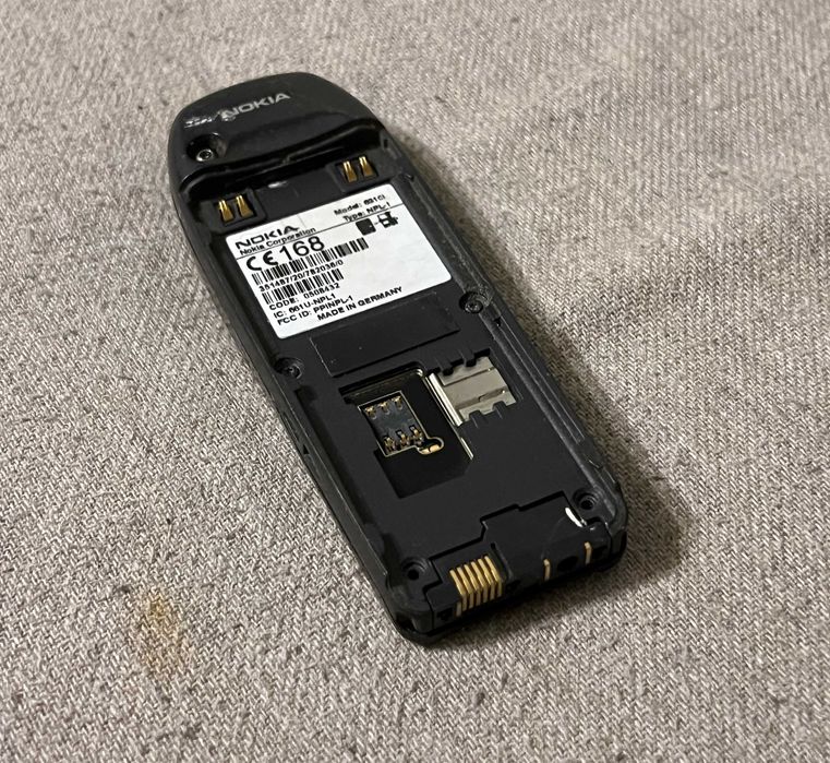 Pachet Nokia 6310i telefon nefunctional + carcasa uzata