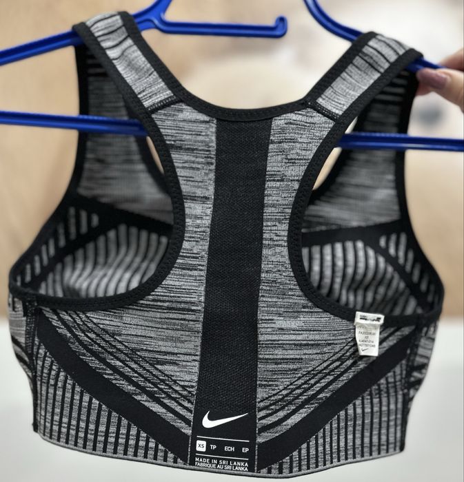 Дамско бюстие на nike flyknit bra