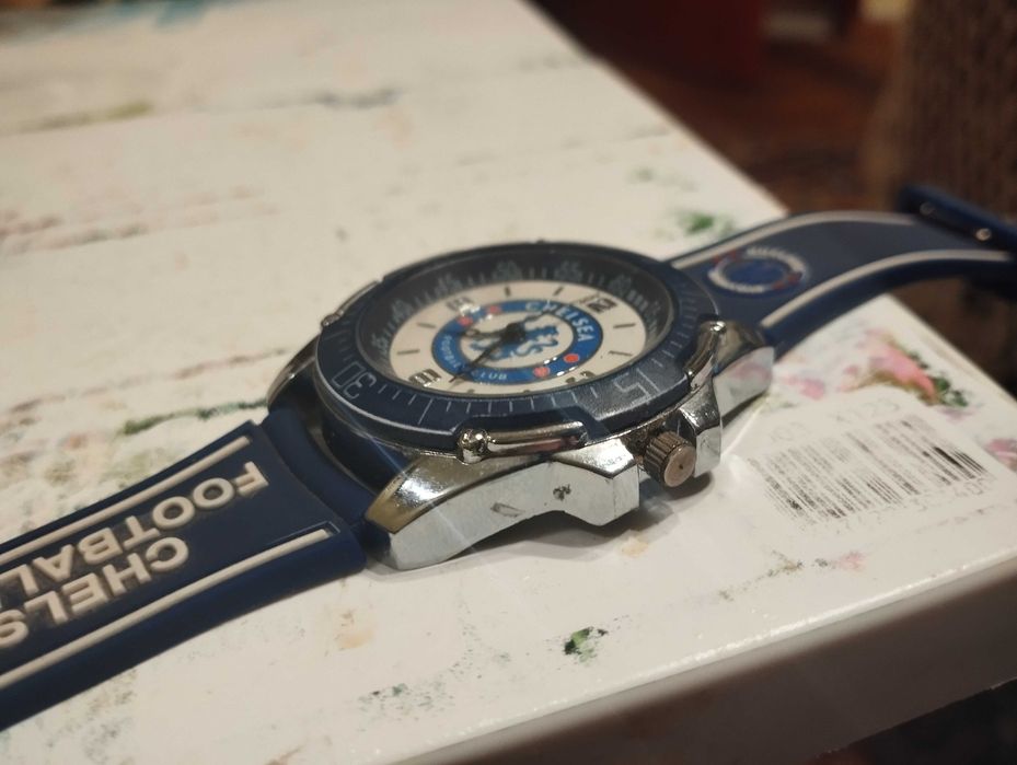 Оригинален фенски часовник на FC Chelsea, работещ, с включена батерия