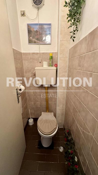 Продава се Тристаен апартамент в Пловдив, Център - 84 кв.м за 2393 €/кв.м - Снимка #4