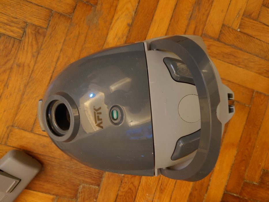 Aspirator mic, cu sac, 1000W