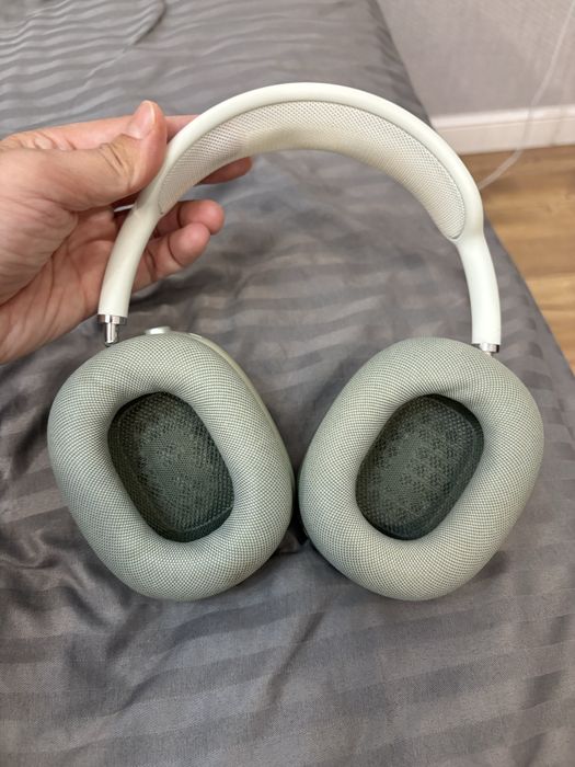 Продам AirPods Max