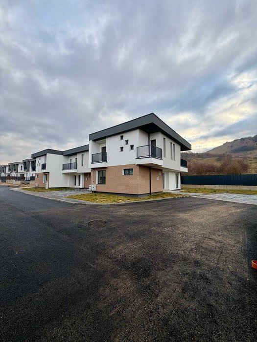 Casa  cu CF de vanzare - str. Urusagului, Floresti