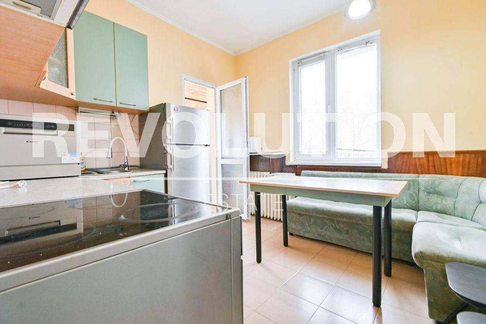 Дава се под наем Тристаен апартамент в София, Център - 85 кв.м за 766 € - Снимка #3