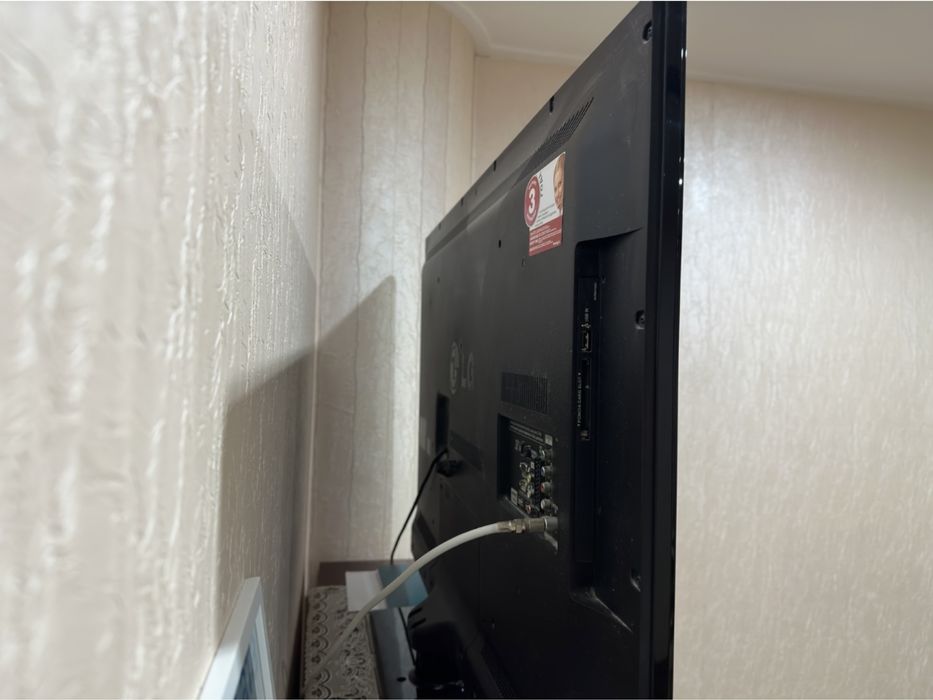 Продам телевизор LG