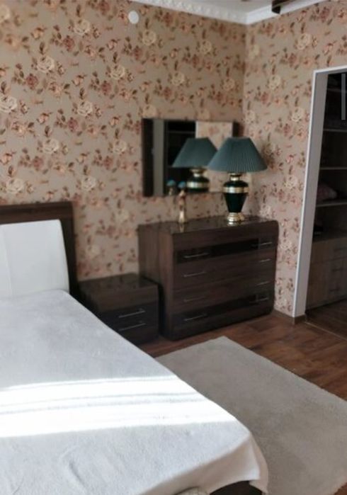 Сдам посуточно коттедж