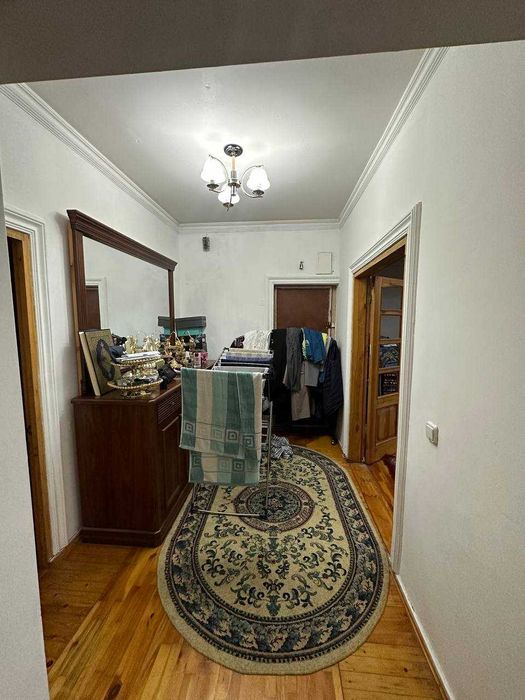 Продам квартиру на ТТЗ, Ахмад Югнакий 4-ком/1 этаж/5-этажный дом