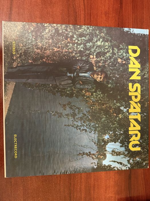 Vând colecție de discuri de vinil