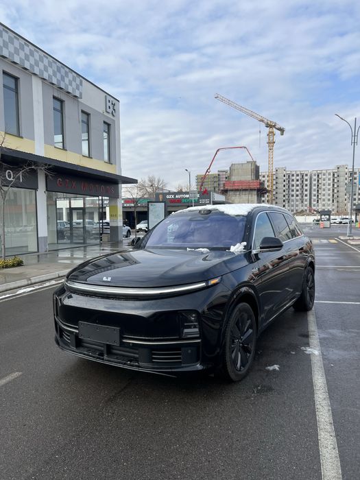 Lixiang L 7 srochno sotiladi