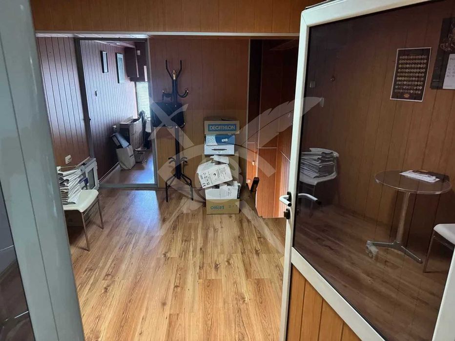 Продава се Магазин в София, Оборище - 102 кв.м за 3922 €/кв.м - Снимка #1