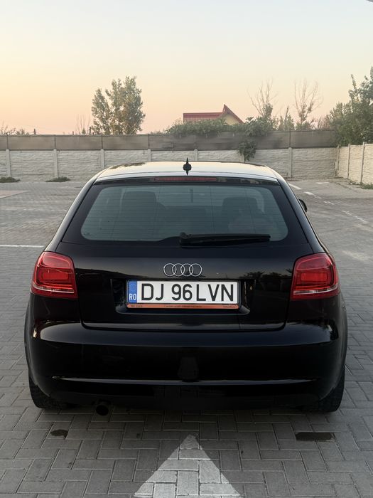 Vând Audi A3  an 2010