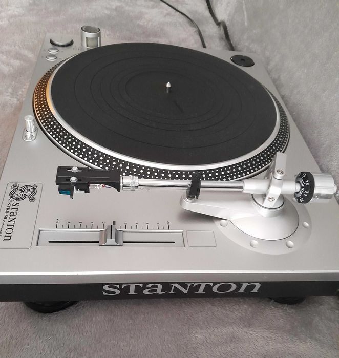 STANTON STR8-60 pick-up profesional pt. DJ și scratching