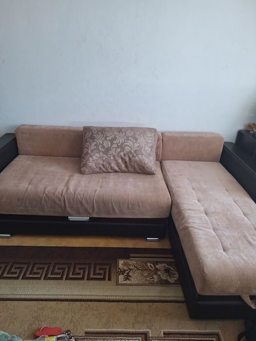 Продам диван срочно