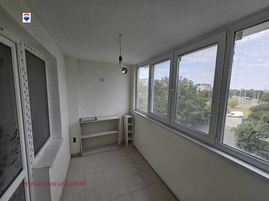 Продава се Тристаен апартамент в Русе, Чародейка - Юг - 90 кв.м за 1033 €/кв.м - Снимка #8