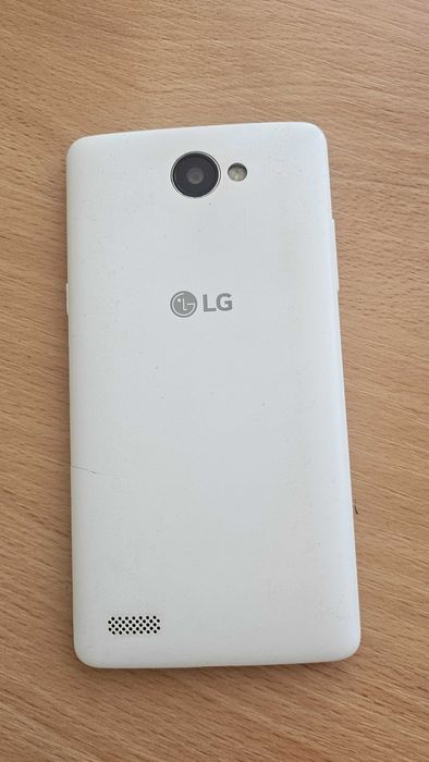 Телефон за части с две сим карти LG