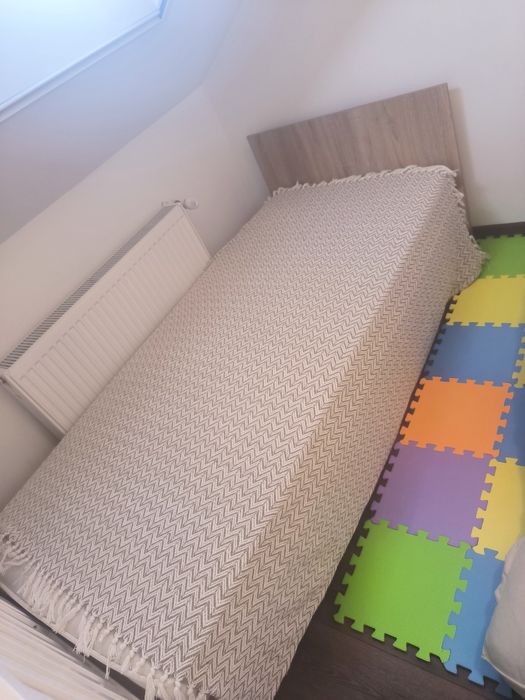 Pat 90 x 200 cu saltea