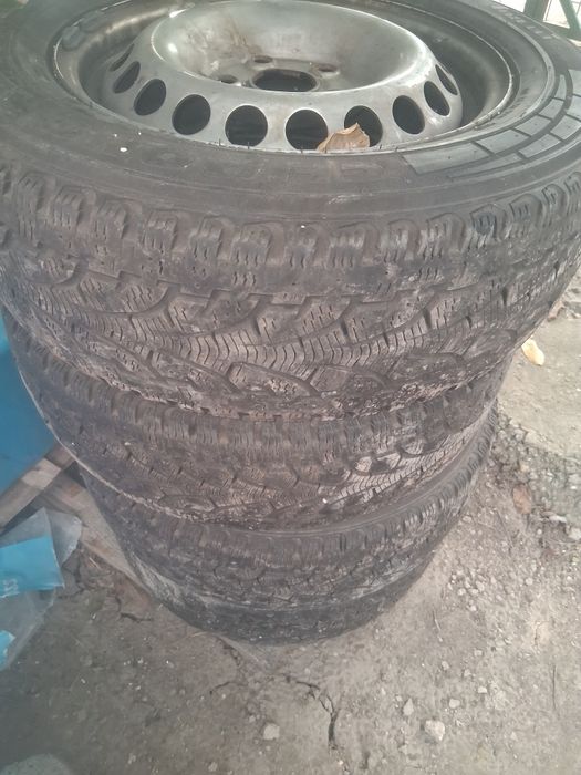 Anvelopele Pirelli M+S 215-65-R16C