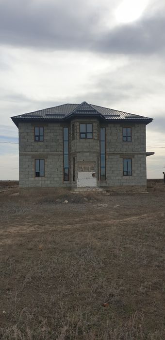 Недостройный дом.