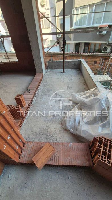 Продава се Тристаен апартамент в Пловдив, Кючук Париж - 108 кв.м за 1593 €/кв.м - Снимка #8