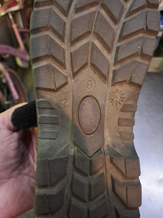 Продавам сейфти обувки