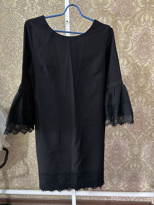 Продам платья, кофты