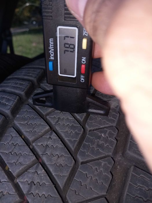 205/55 R18 Continental